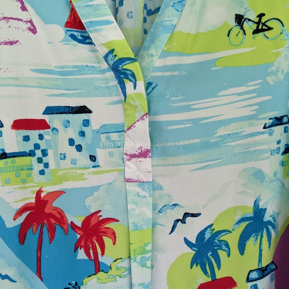 đź”´ CLEARANCE Crown & Ivy Beach Tropical Whimsy Print Sleeveless Blouse - Picture 2 of 5